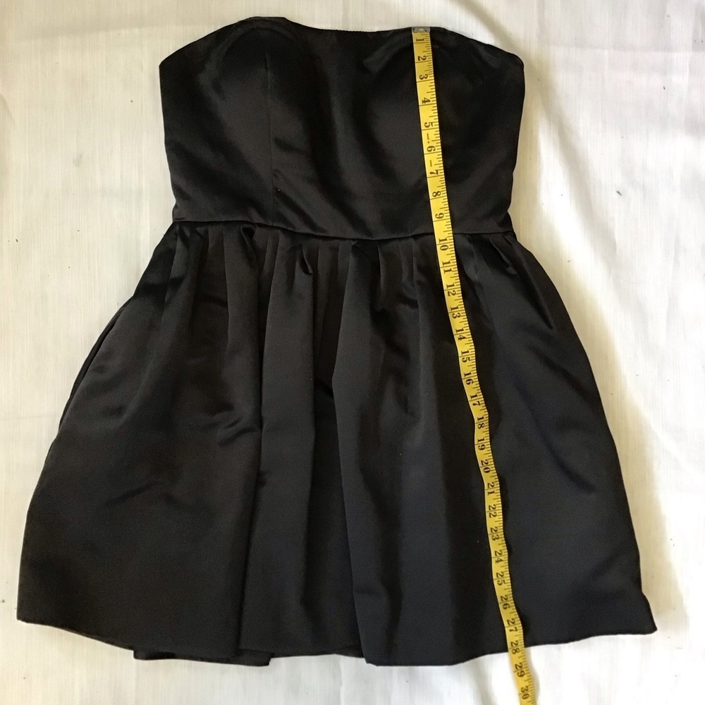 JJs HOUSE WOMEN BLACK SATIN STRAPLESS HEART SHAPE PLEATED EVENT DRESS- No SZ Tag - Picture 8 of 9